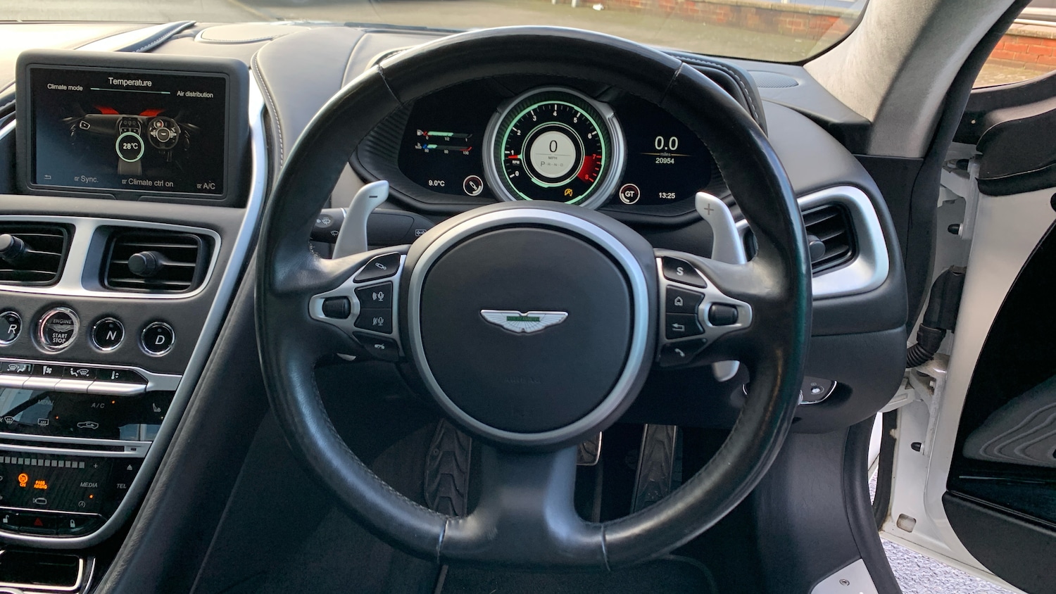 Used Aston Martin DB11 2019 for sale - 77329021: Photo 10