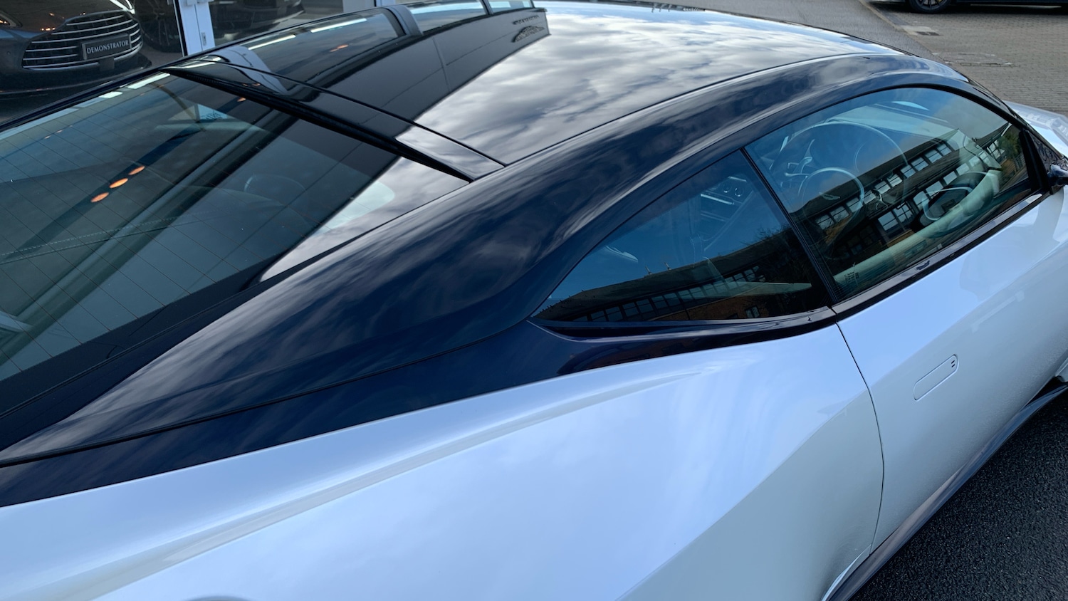 Used Aston Martin DB11 2019 for sale - 77329021: Photo 15