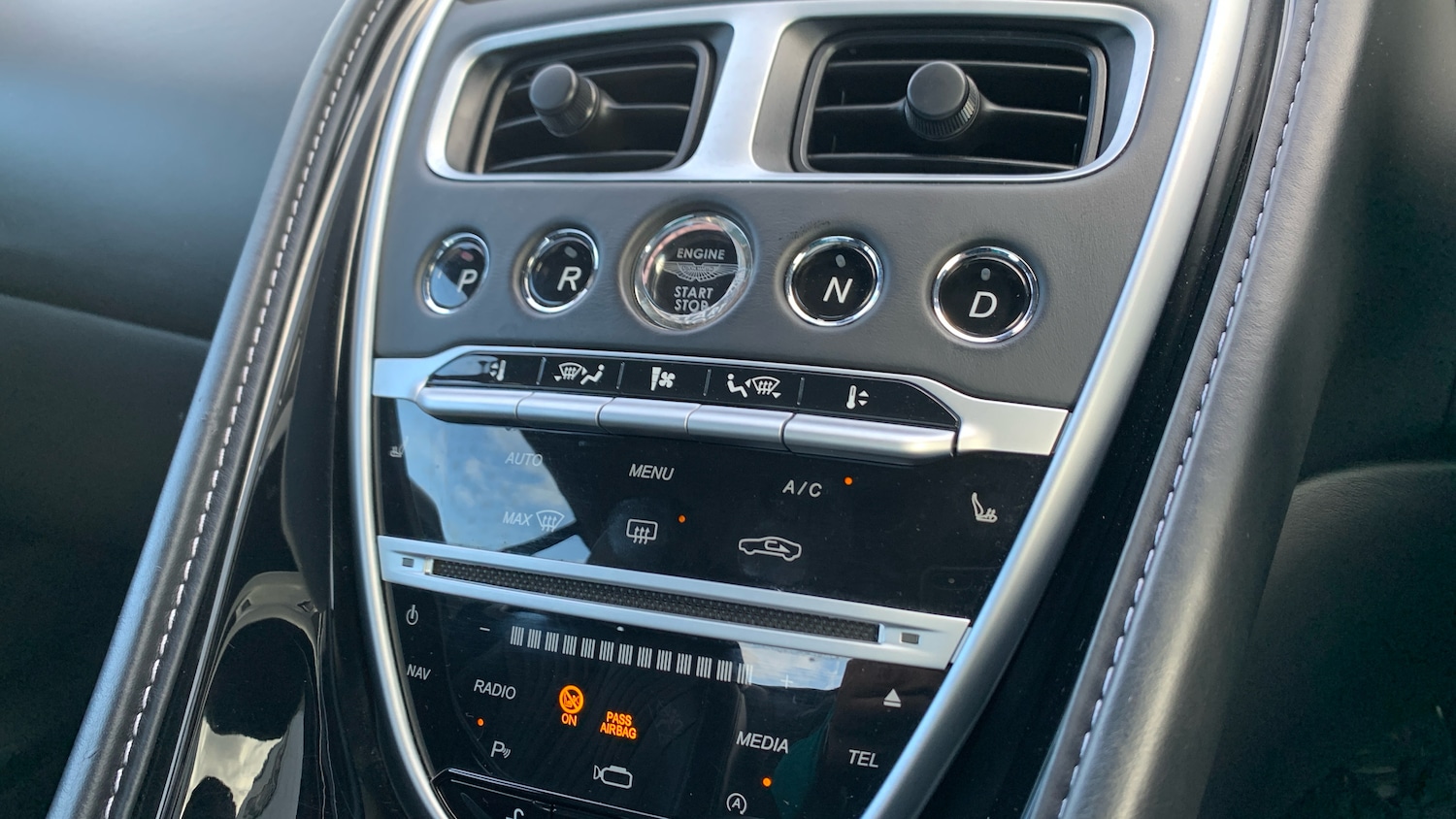 Used Aston Martin DB11 2019 for sale - 77329021: Photo 20