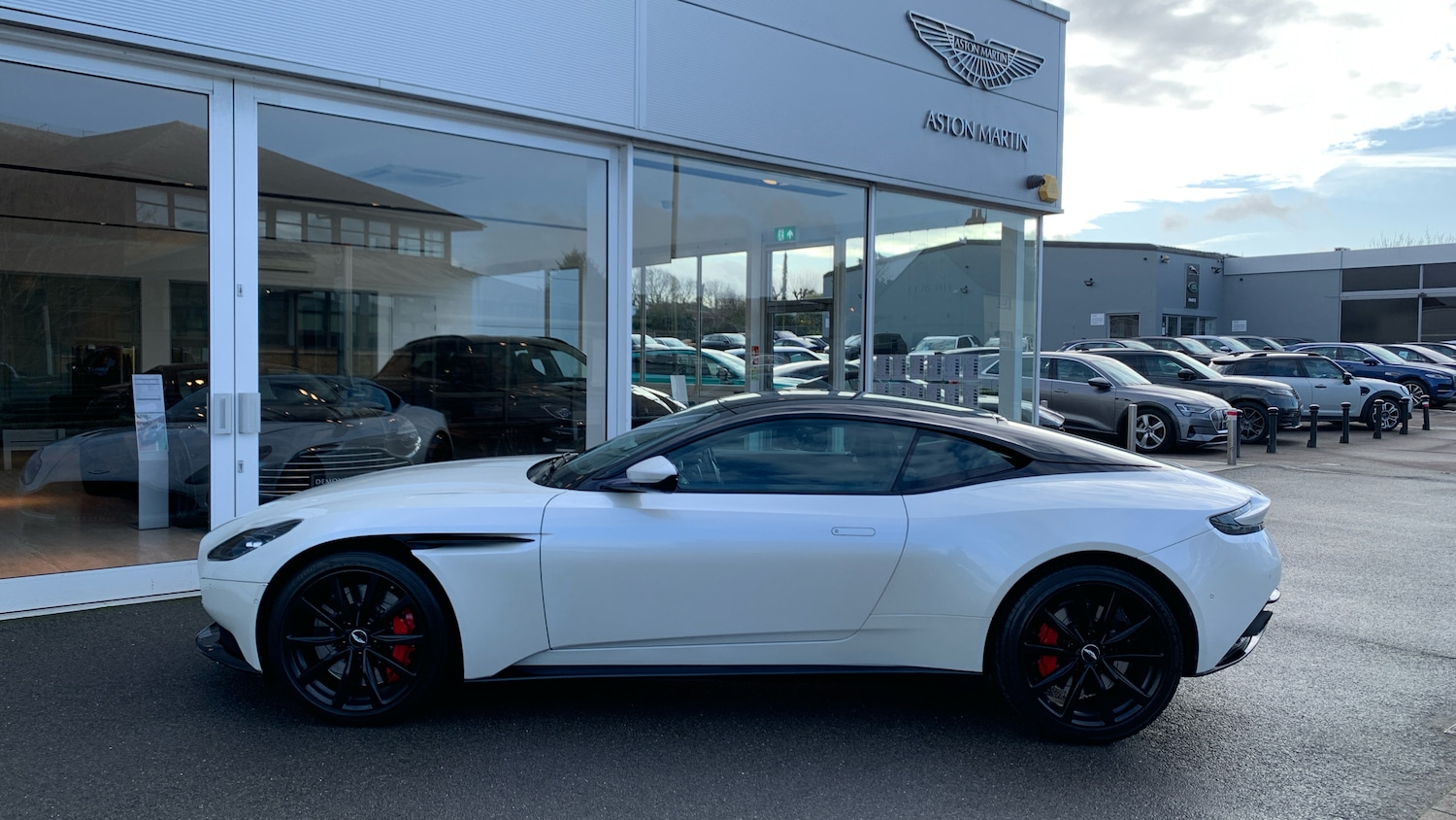 Used Aston Martin DB11 2019 for sale - 77329021: Photo 22