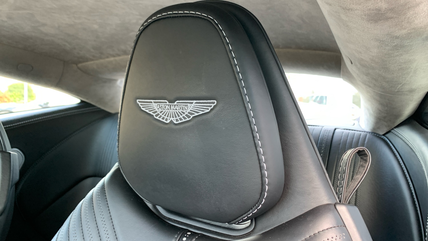 Used Aston Martin DB11 2019 for sale - 77329021: Photo 5