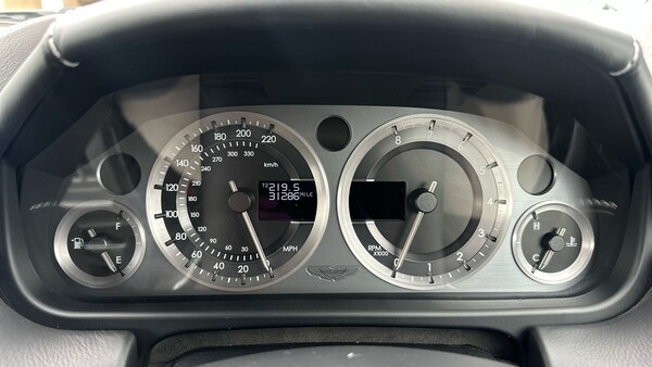 Used Aston Martin DB9 2009 for sale - 76198034: Photo 6