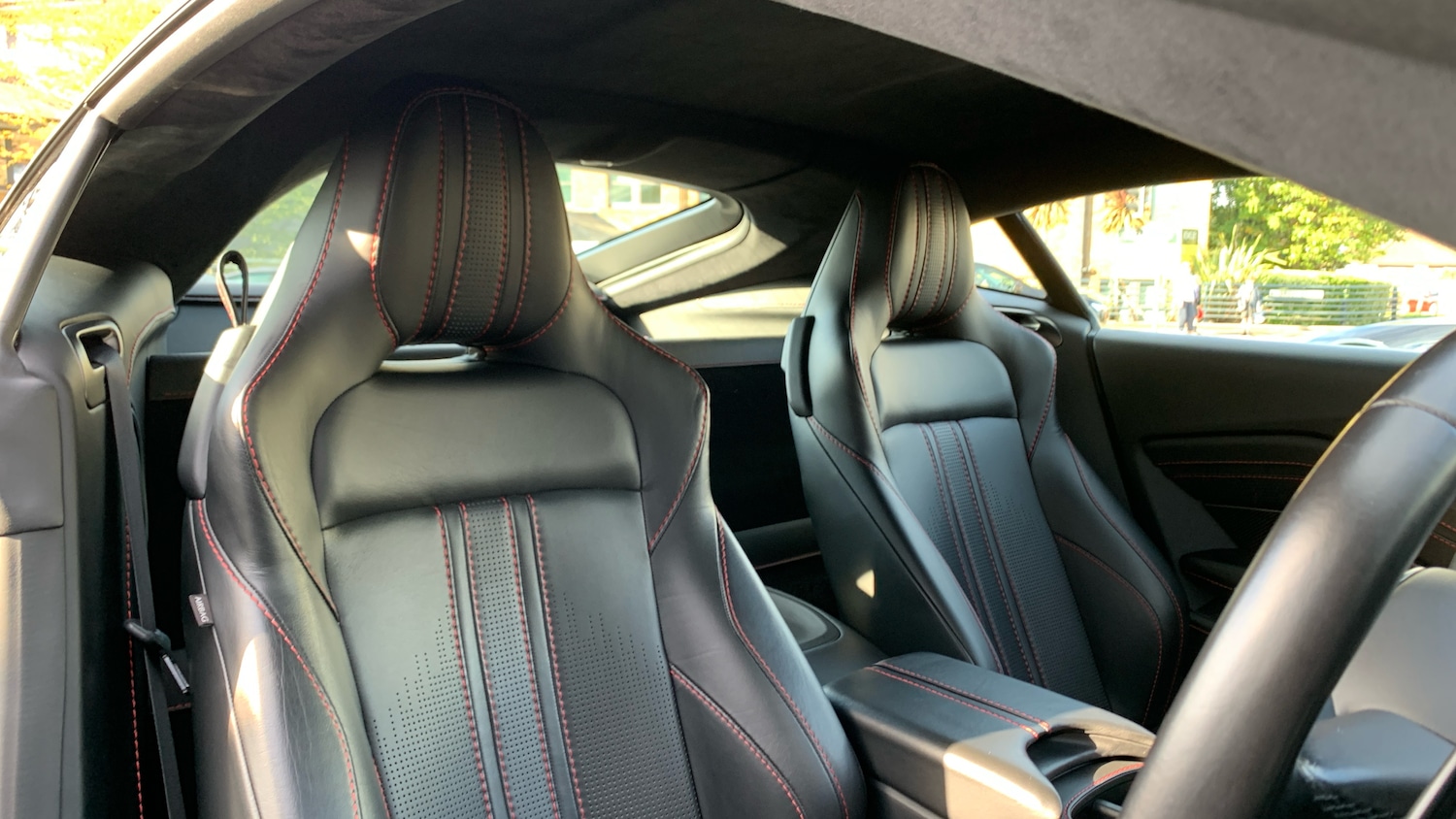Used Aston Martin Vantage 2018 for sale - 76107005: Photo 11
