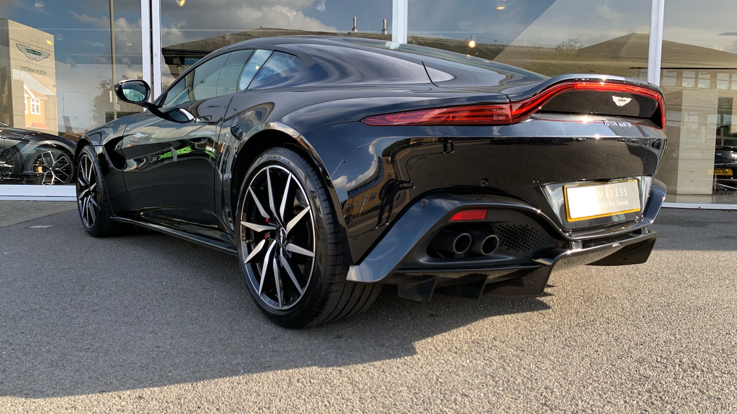 Used Aston Martin Vantage 2018 for sale - 76107005: Photo 19