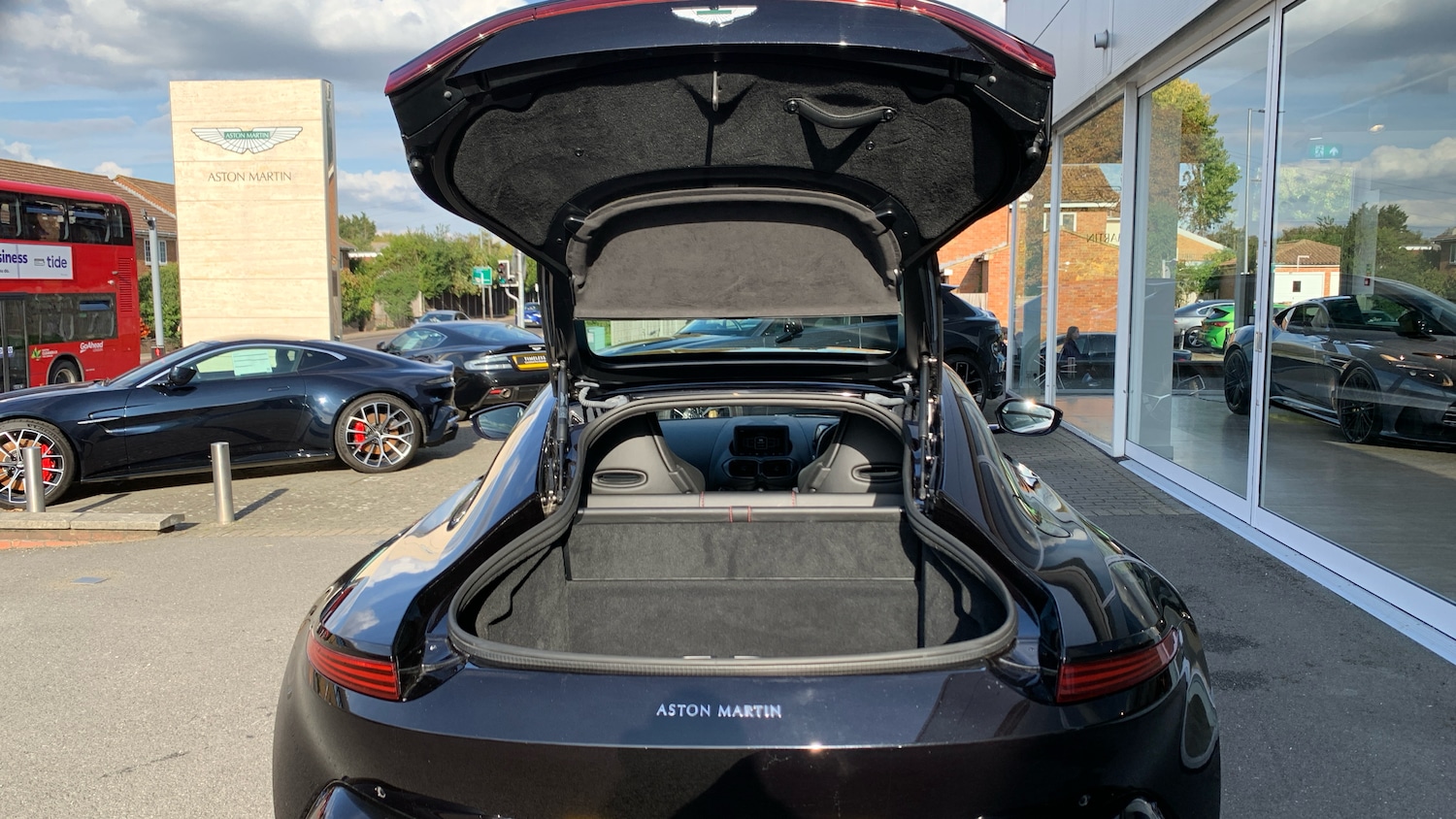Used Aston Martin Vantage 2018 for sale - 76107005: Photo 24