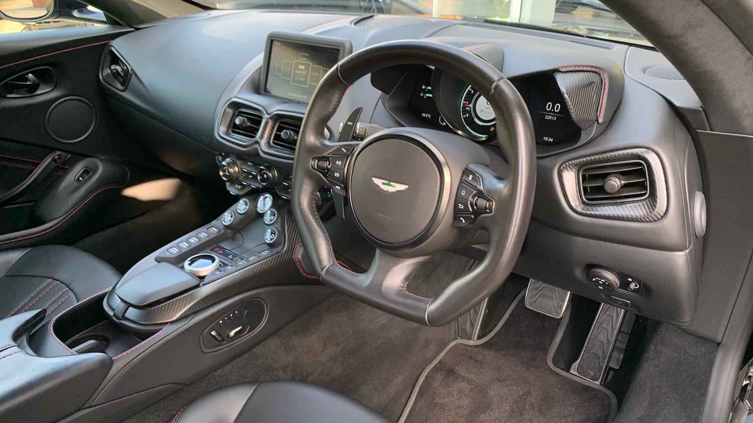 Used Aston Martin Vantage 2018 for sale - 76107005: Photo 3