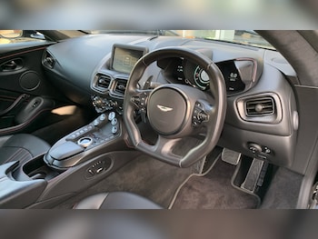 Used Aston Martin Vantage 2018 for sale - 76107005: Photo