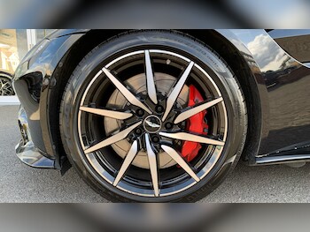 Used Aston Martin Vantage 2018 for sale - 76107005: Photo
