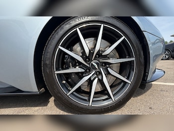 Used Aston Martin DB11 2019 for sale - 79314432: Photo