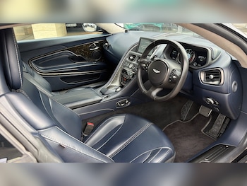 Used Aston Martin DB11 2017 for sale - 79588935: Photo