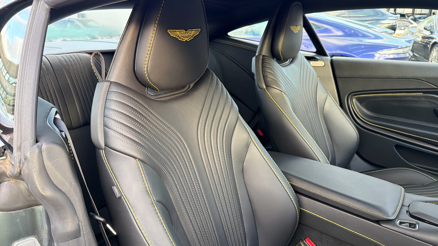 Used Aston Martin DB11 2018 for sale - 77251134: Photo 11