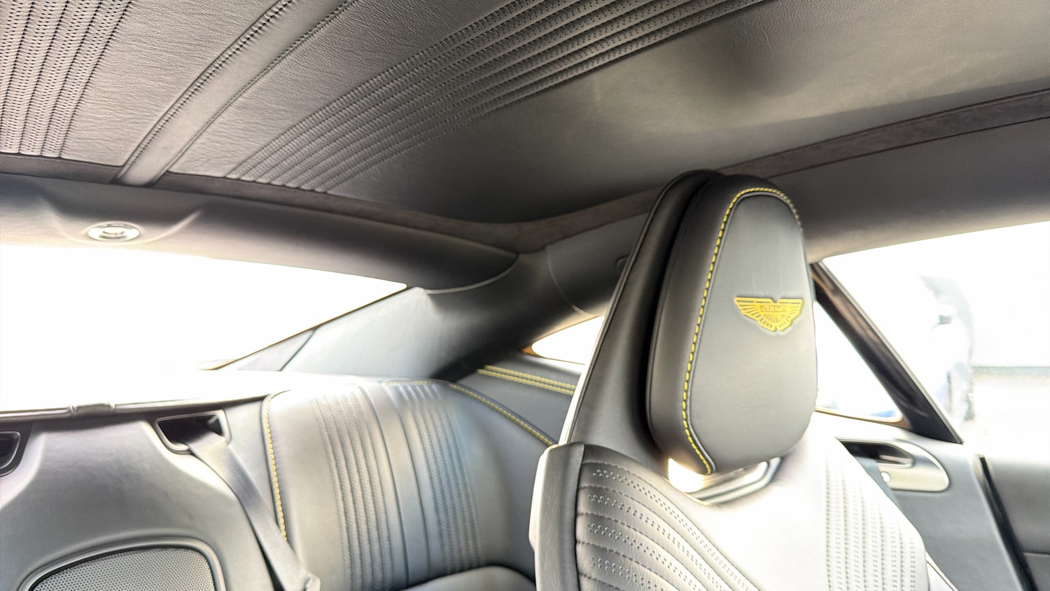 Used Aston Martin DB11 2018 for sale - 77251134: Photo 17