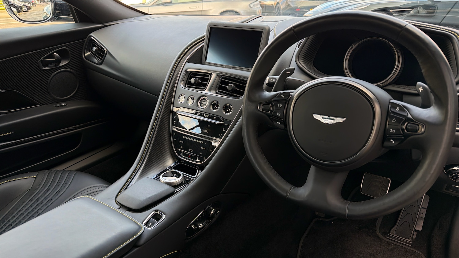 Used Aston Martin DB11 2018 for sale - 77251134: Photo 9