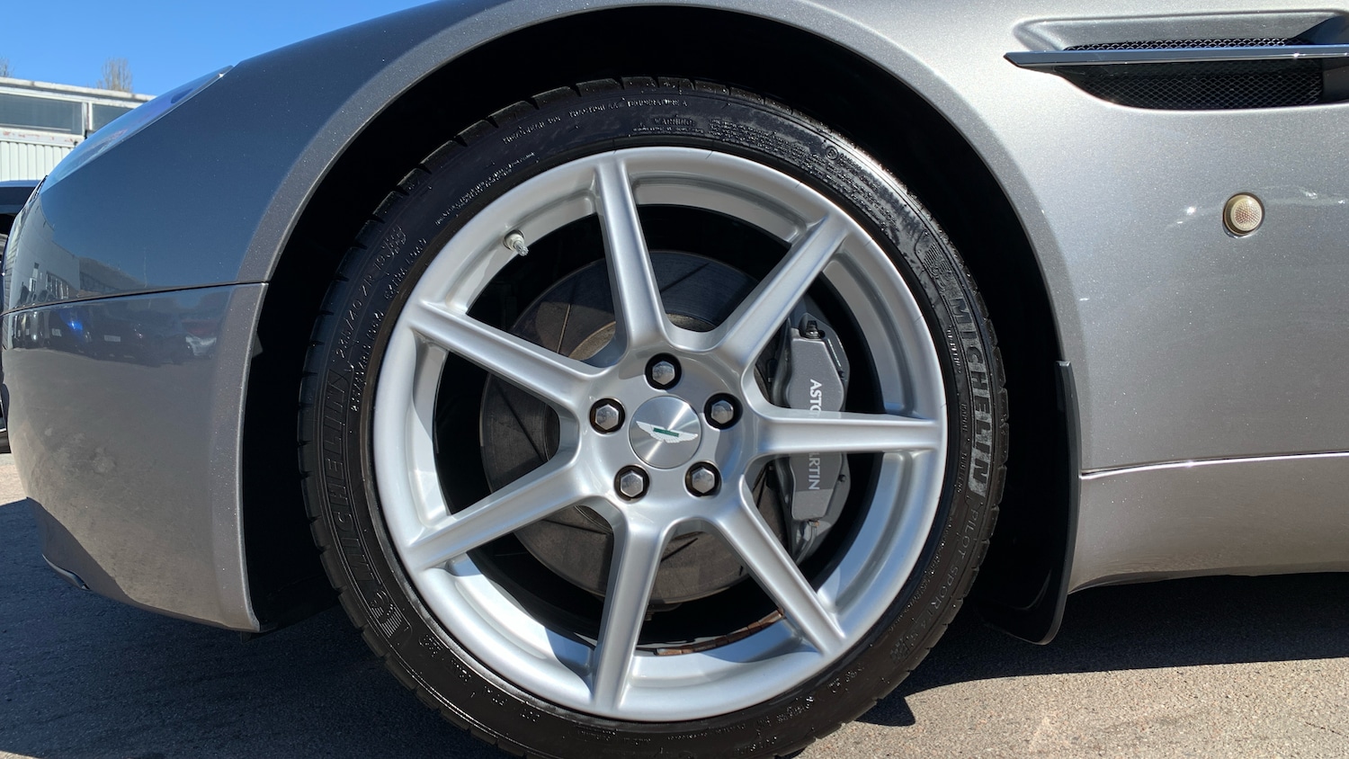 Used Aston Martin Vantage 2008 for sale - 76164841: Photo 4