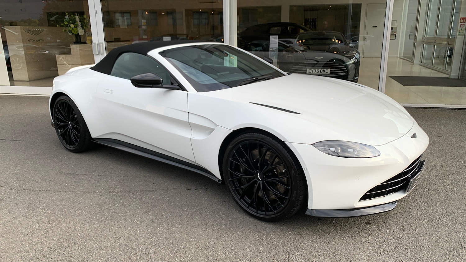 Used Aston Martin Vantage 2024 for sale - 76237333: Photo 14