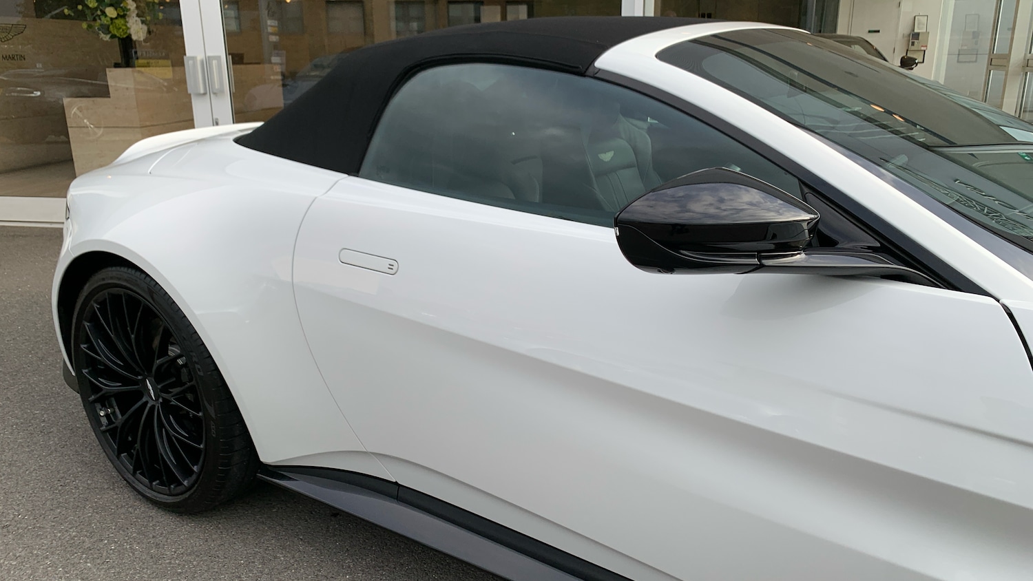 Used Aston Martin Vantage 2024 for sale - 76237333: Photo 15