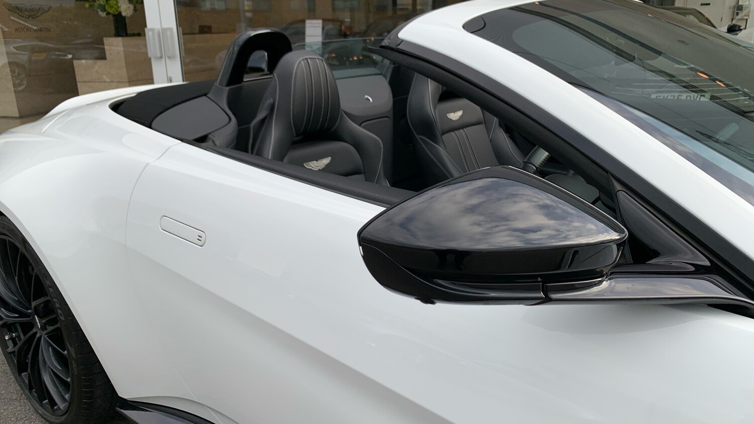 Used Aston Martin Vantage 2024 for sale - 76237333: Photo 17