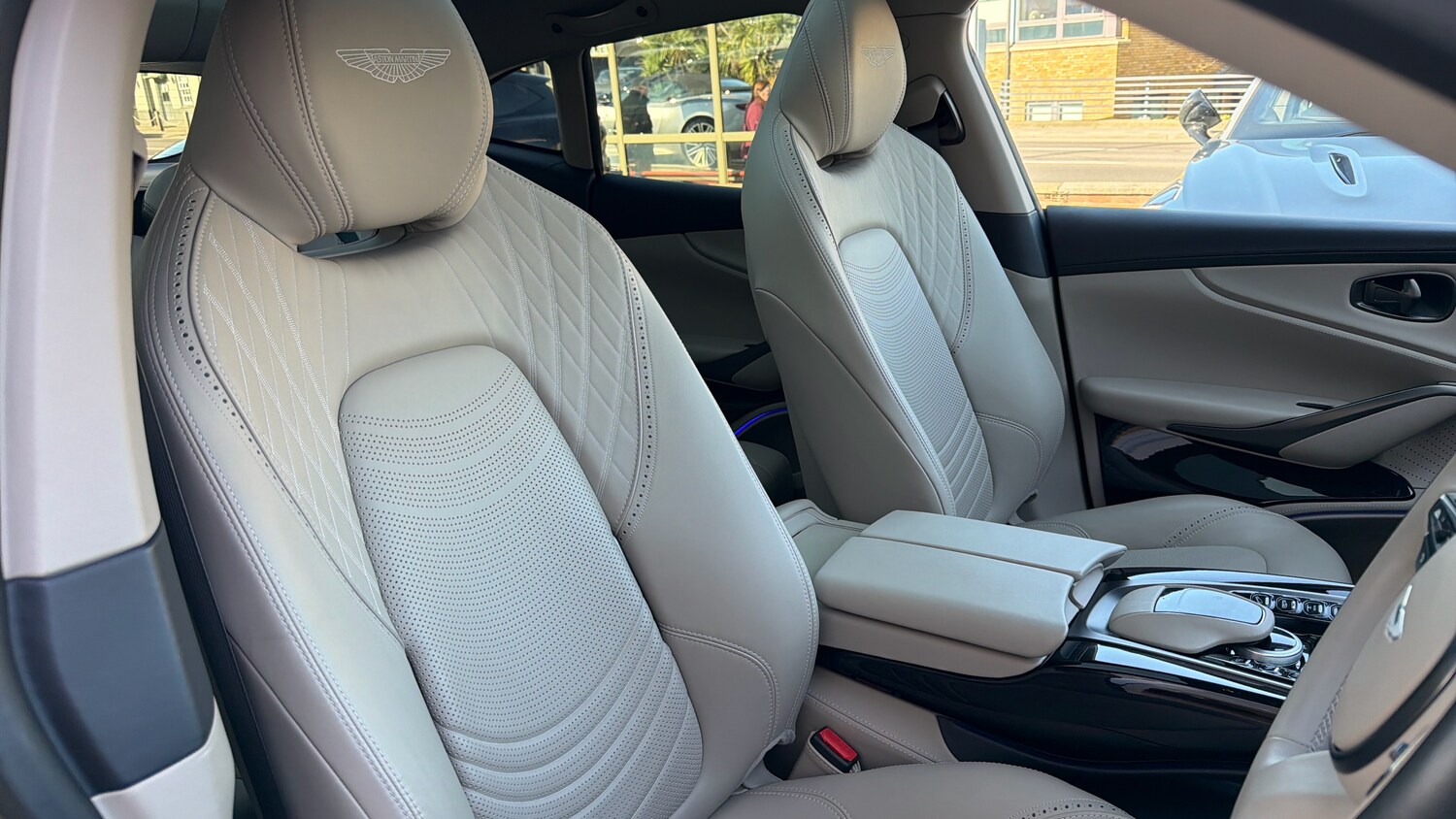 Used Aston Martin DBX 2024 for sale - 77643497: Photo 11