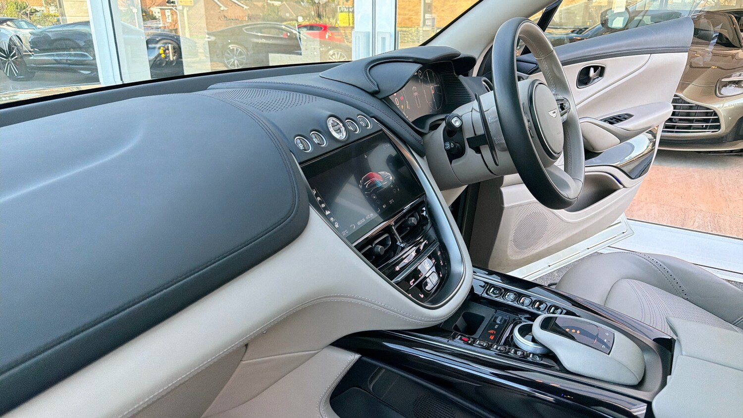 Used Aston Martin DBX 2024 for sale - 77643497: Photo 15