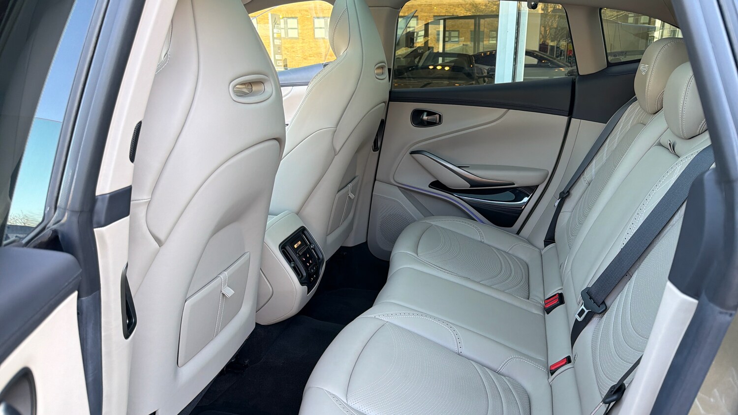 Used Aston Martin DBX 2024 for sale - 77643497: Photo 17