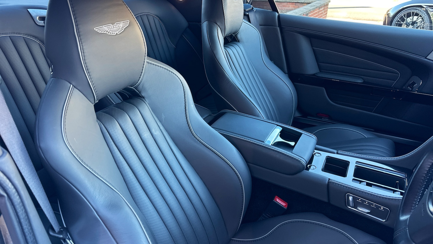 Used Aston Martin DB9 for sale - 77694138: Photo 12