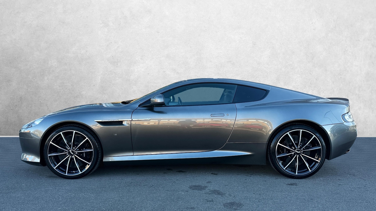 Used Aston Martin DB9 for sale - 77694138: Photo 13