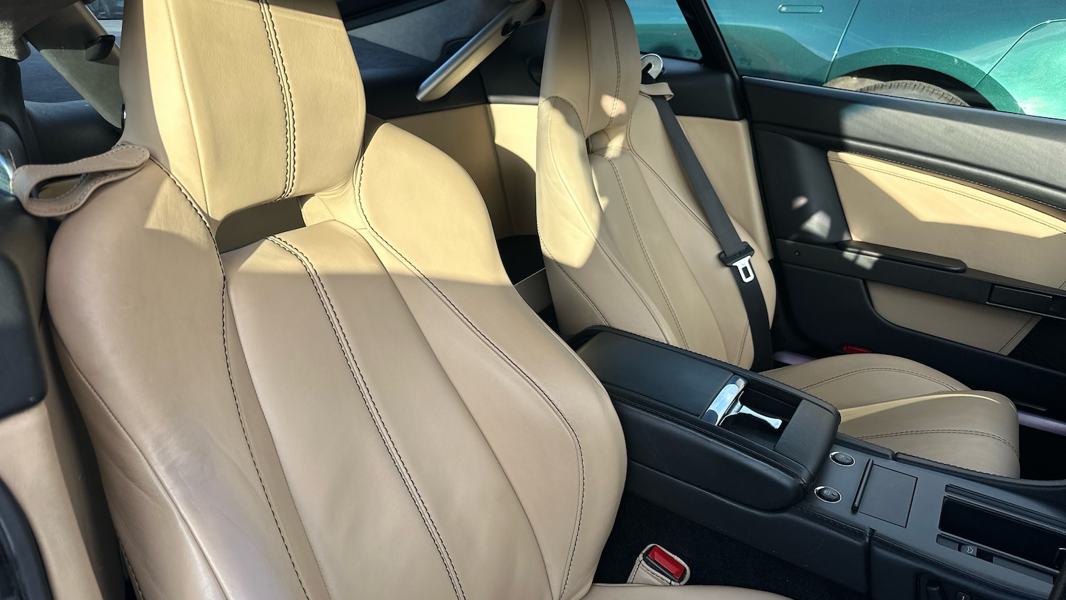 Used Aston Martin Vantage for sale - 76510582: Photo 11