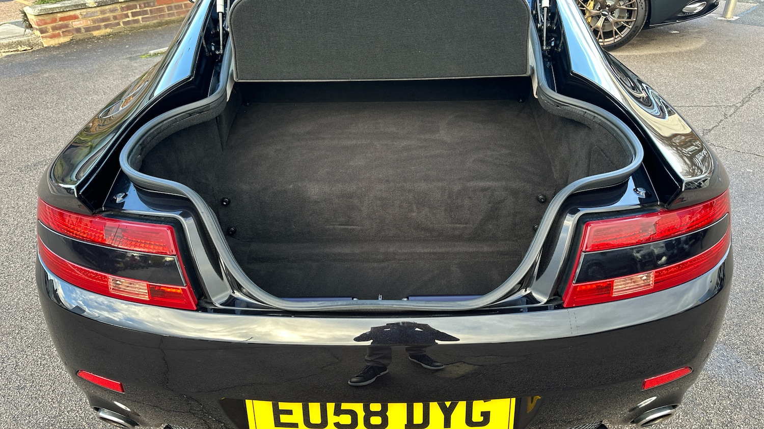 Used Aston Martin Vantage for sale - 76510582: Photo 21