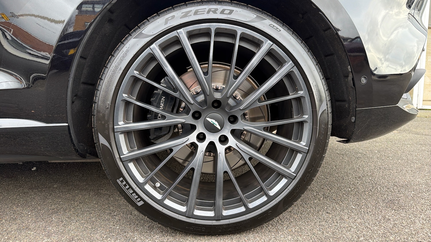 Used Aston Martin DBX 2022 for sale - 76910956: Photo 4