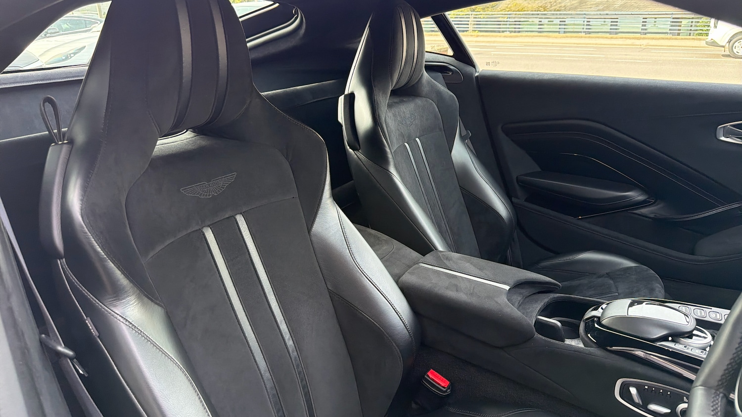 Used Aston Martin Vantage 2019 for sale - 78098086: Photo 11