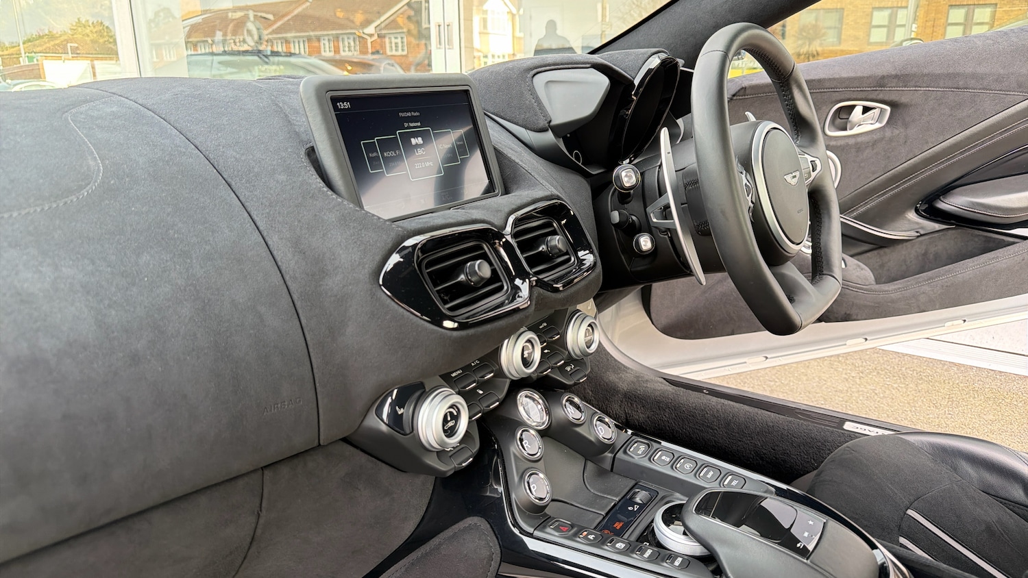 Used Aston Martin Vantage 2019 for sale - 78098086: Photo 17