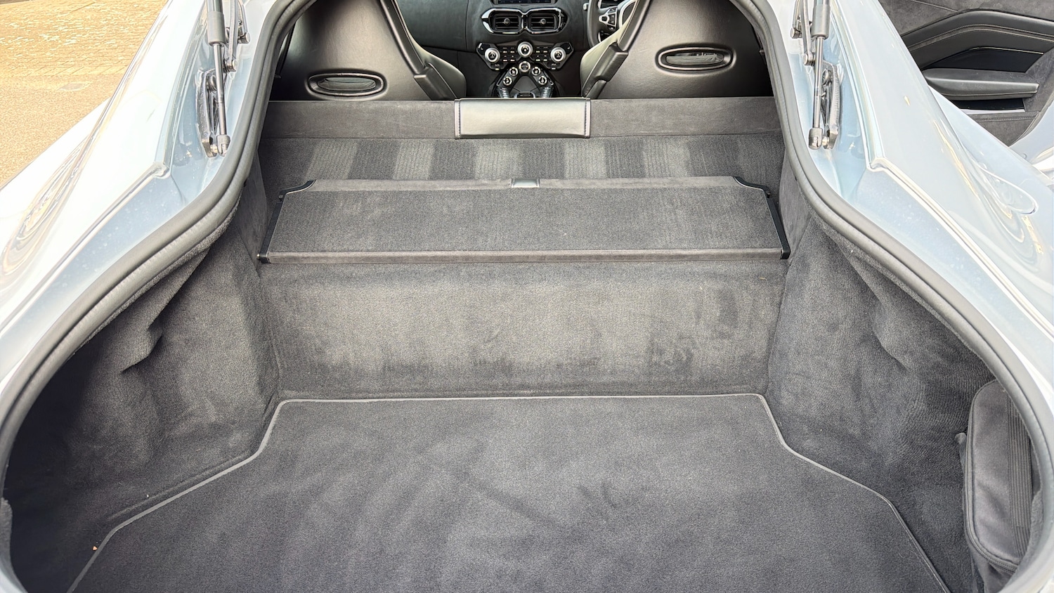 Used Aston Martin Vantage 2019 for sale - 78098086: Photo 20