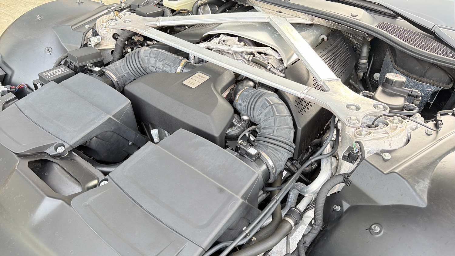 Used Aston Martin Vantage 2019 for sale - 78098086: Photo 23