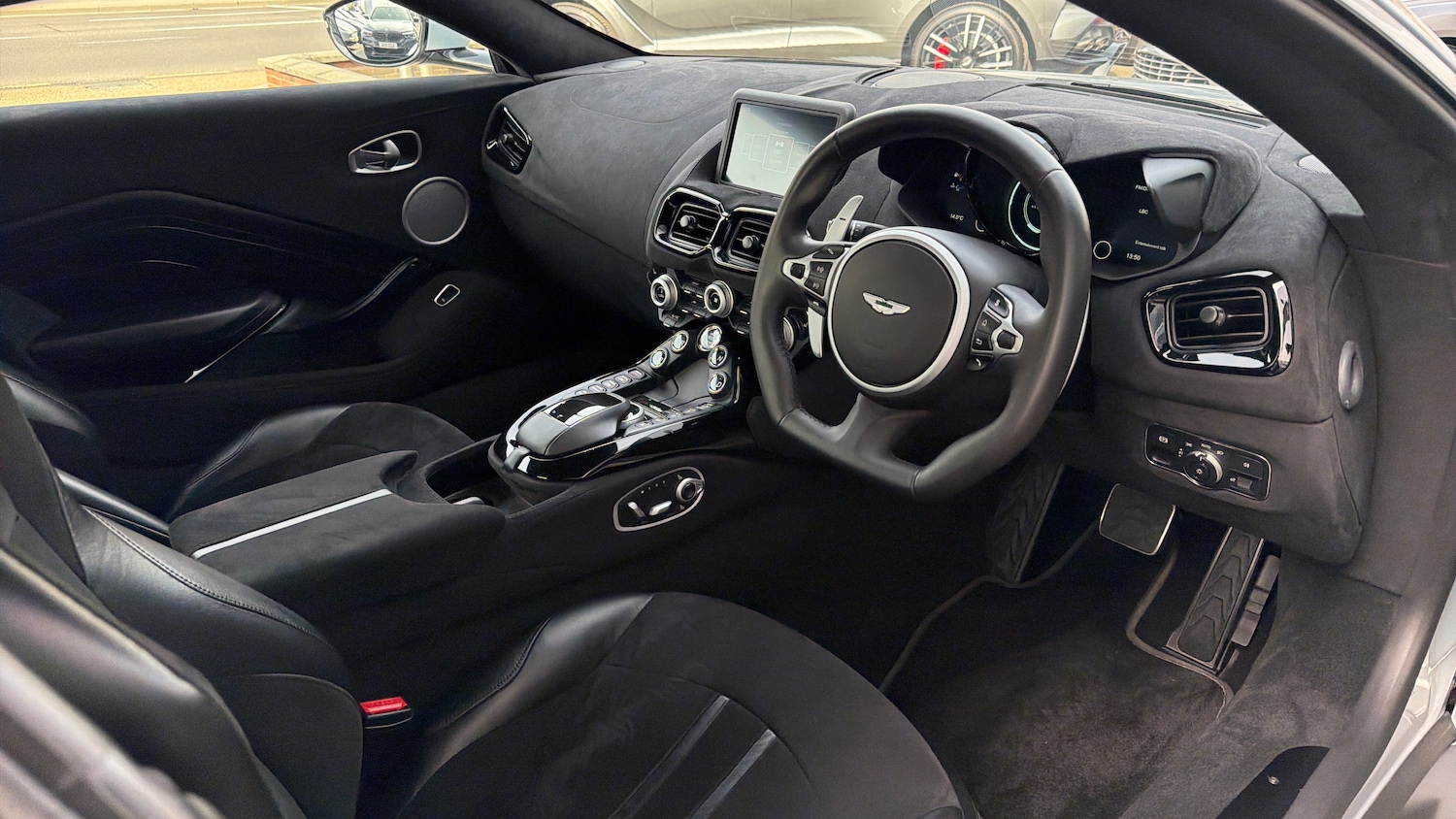 Used Aston Martin Vantage 2019 for sale - 78098086: Photo 3
