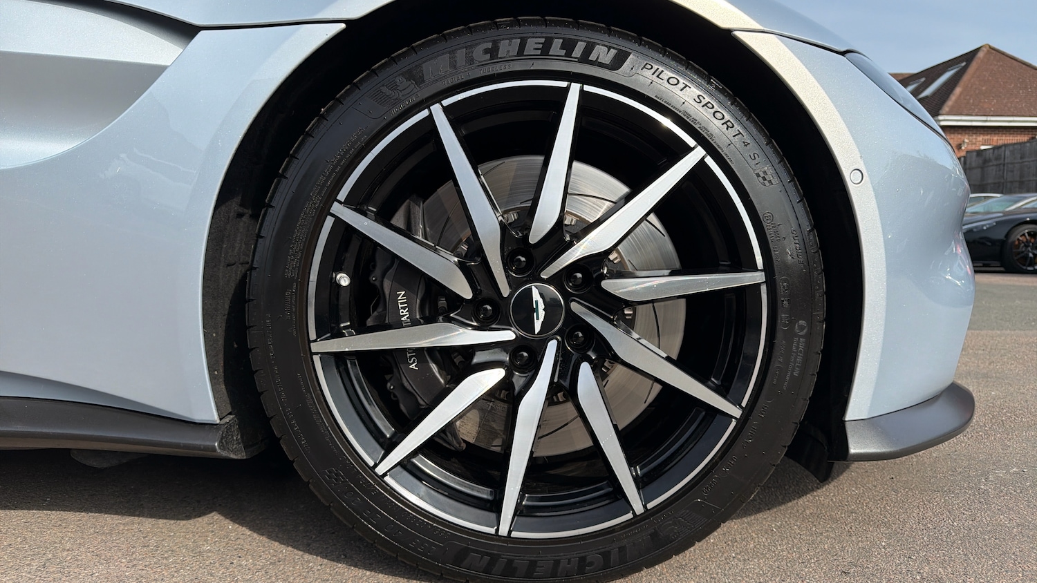 Used Aston Martin Vantage 2019 for sale - 78098086: Photo 4