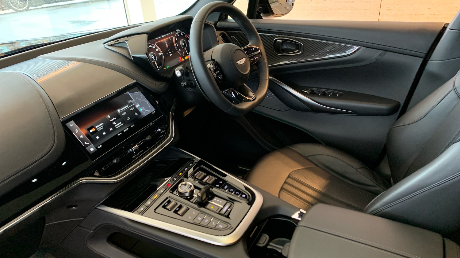 Used Aston Martin DBX 2025 for sale - 77494609: Photo 15