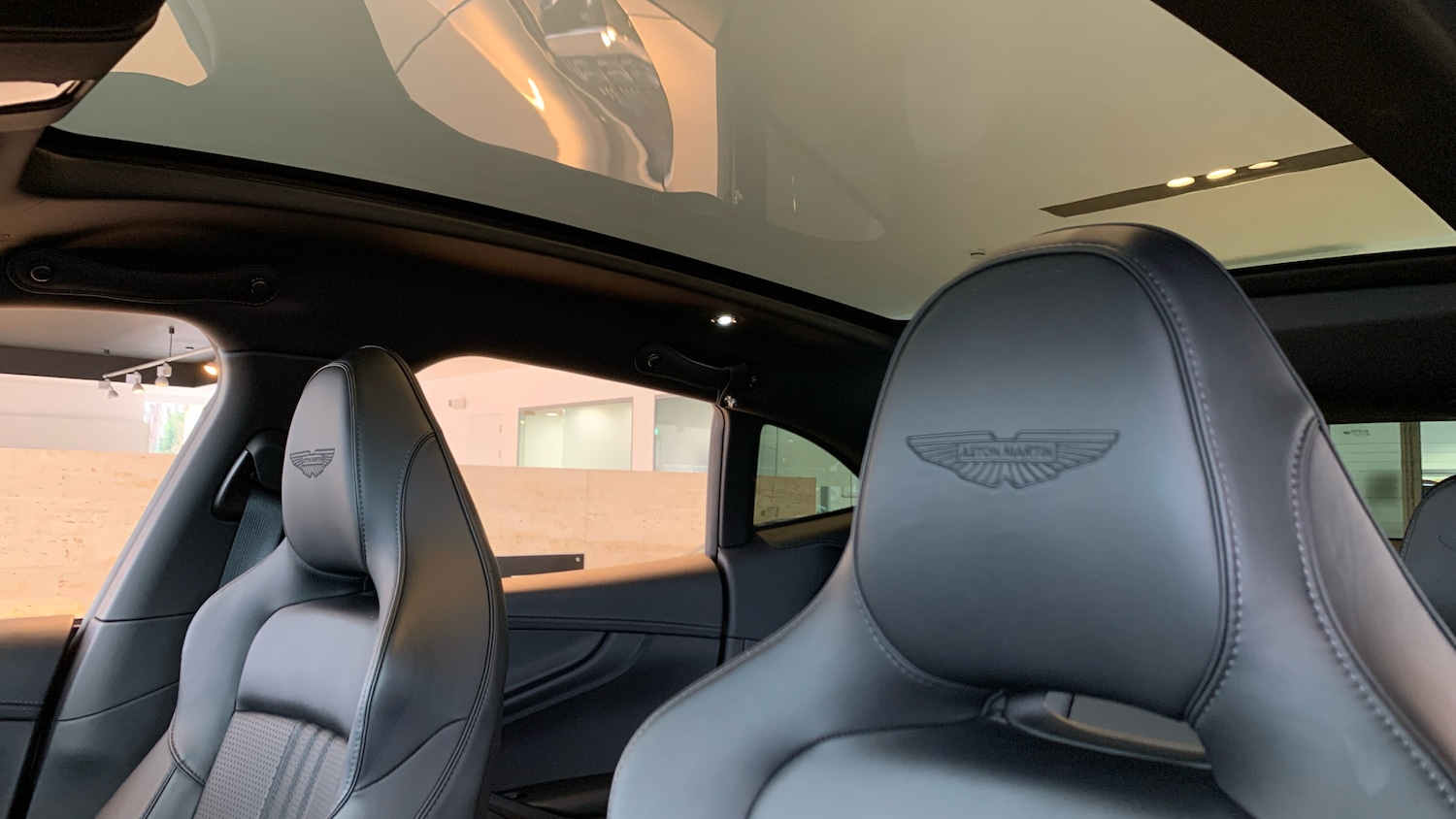 Used Aston Martin DBX 2025 for sale - 77494609: Photo 17