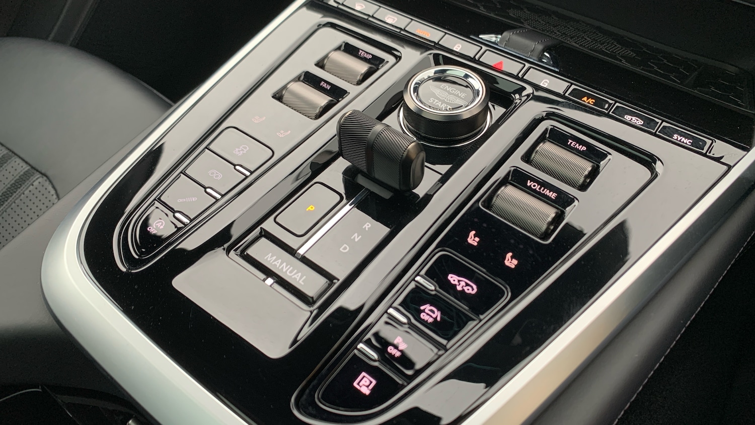 Used Aston Martin DBX 2025 for sale - 77494609: Photo 24