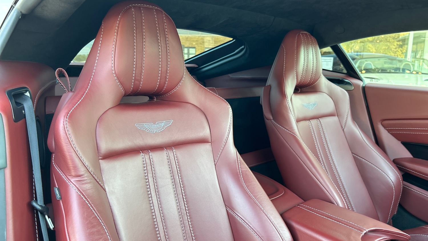 Used Aston Martin Vantage 2018 for sale - 76387064: Photo 11