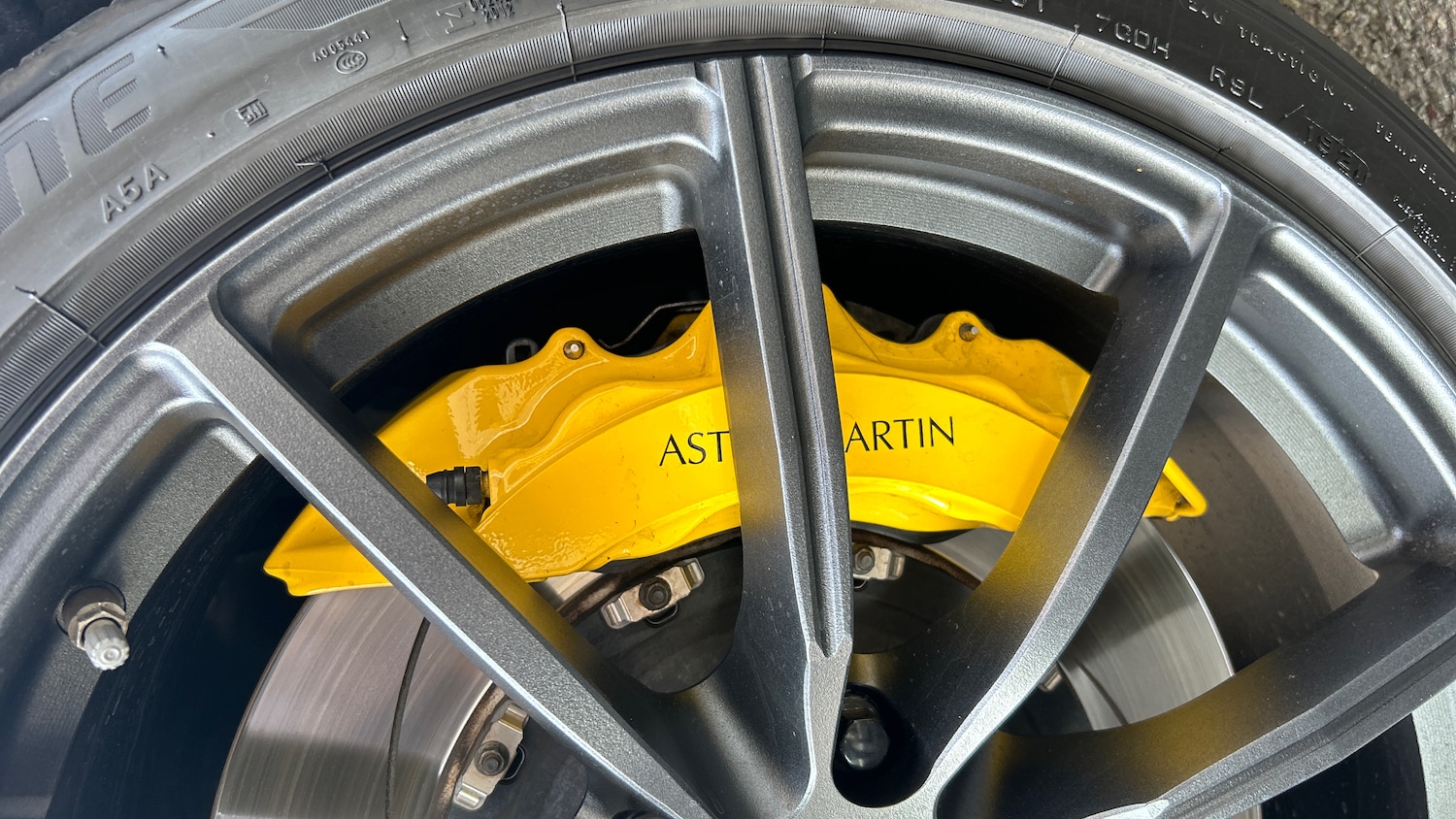 Used Aston Martin Vantage 2018 for sale - 76387064: Photo 16