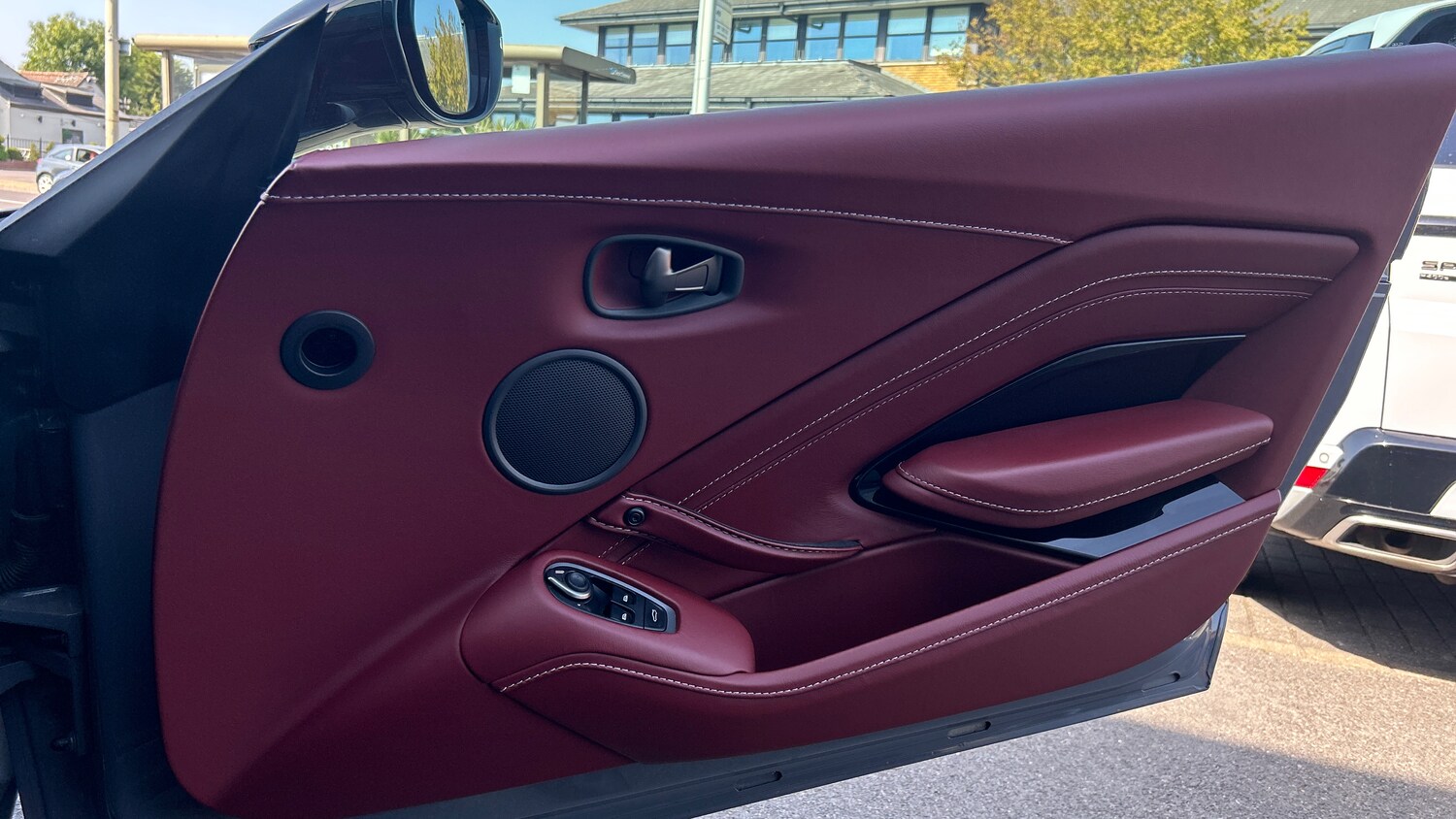 Used Aston Martin Vantage 2018 for sale - 76387064: Photo 21