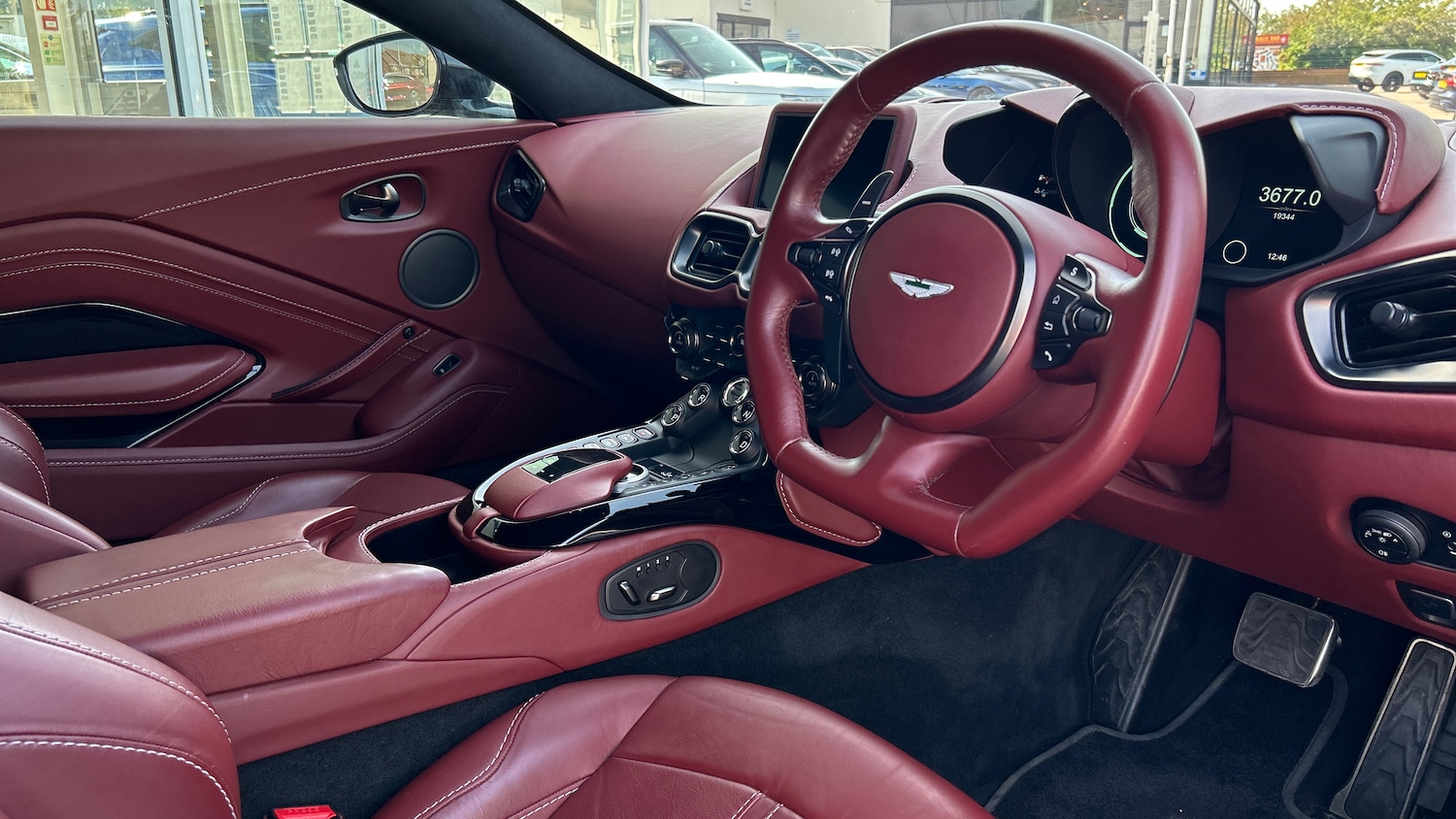 Used Aston Martin Vantage 2018 for sale - 76387064: Photo 3