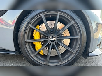 Used Aston Martin Vantage 2018 for sale - 76387064: Photo