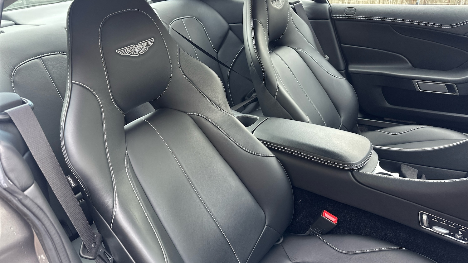 Used Aston Martin Vanquish 2015 for sale - 76712345: Photo 11