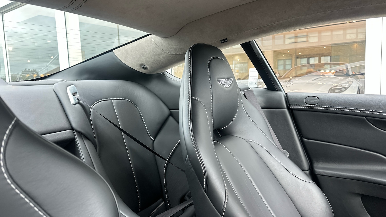 Used Aston Martin Vanquish 2015 for sale - 76712345: Photo 16