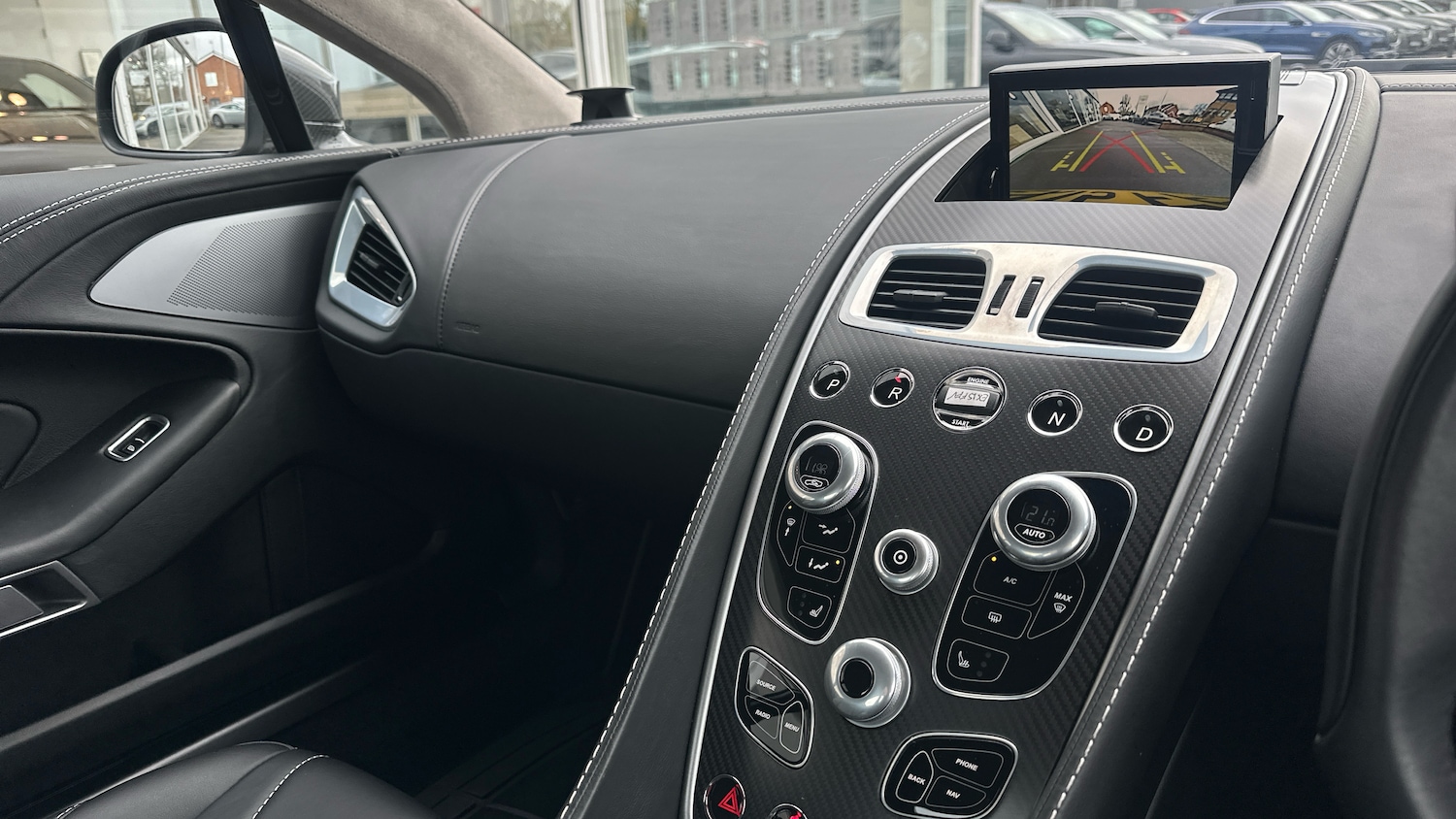 Used Aston Martin Vanquish 2015 for sale - 76712345: Photo 17