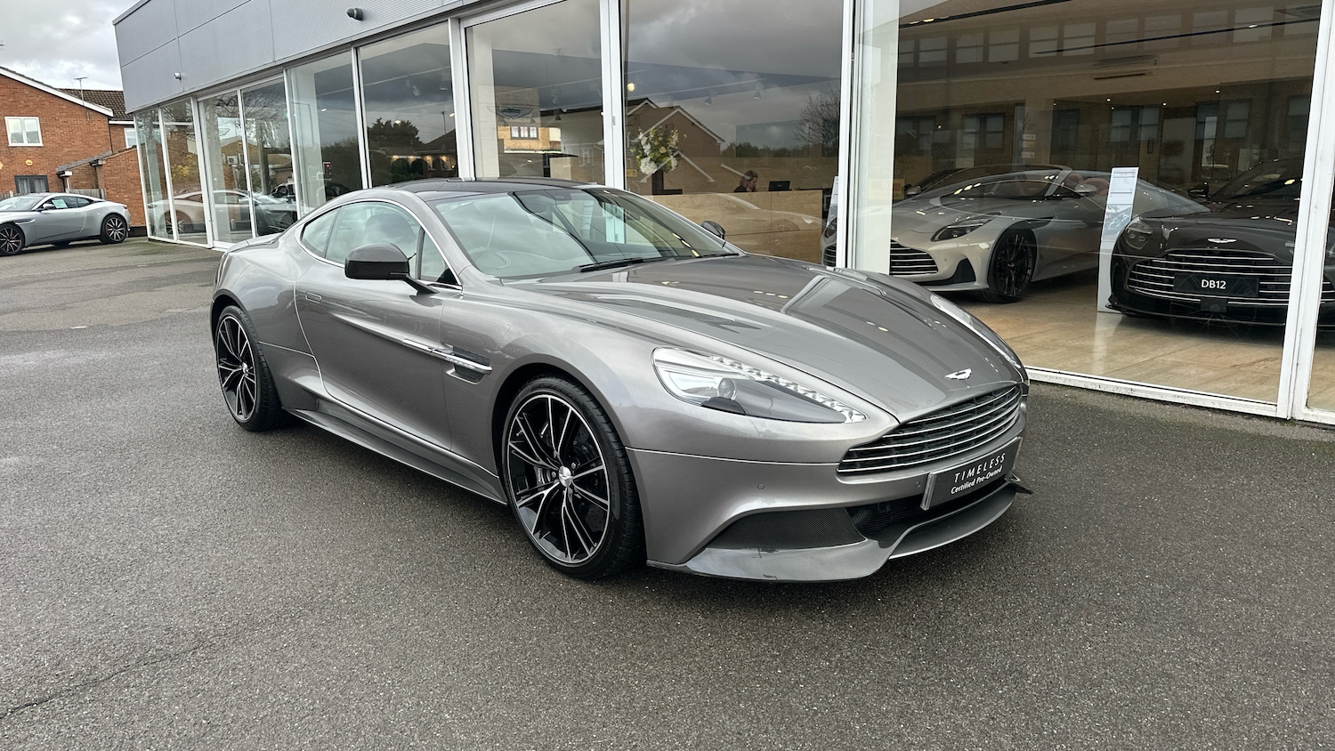 Used Aston Martin Vanquish 2015 for sale - 76712345: Photo 18