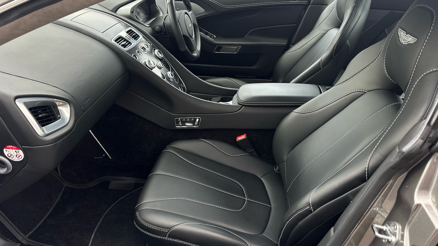 Used Aston Martin Vanquish 2015 for sale - 76712345: Photo 23