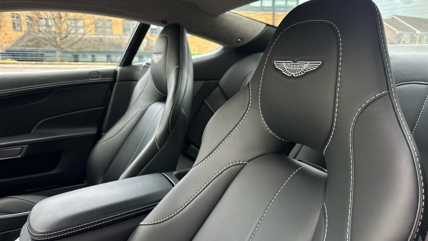 Used Aston Martin Vanquish 2015 for sale - 76712345: Photo 24