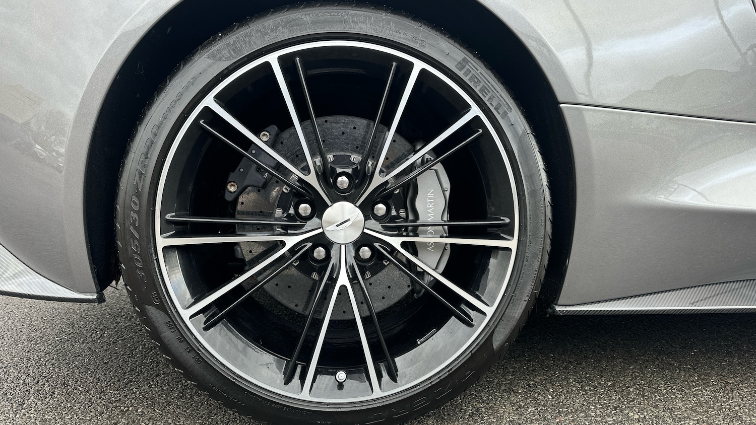 Used Aston Martin Vanquish 2015 for sale - 76712345: Photo 4